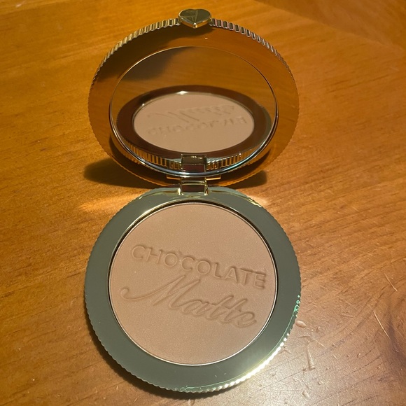 Too Faced Chocolate Soleil Matte Bronzer - Picture 6 of 14